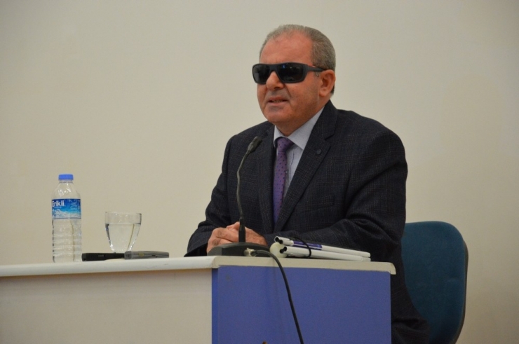 Bekir Akdeniz: “Biz Aslında Görüyoruz”