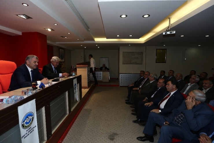 Başkan Çelik, Esnaf Sanatkarlar Odaları Birliği’nde Esnaf Sohbetleri’ne Katıldı