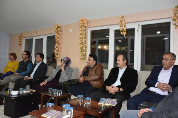 Dursun Fakih İmam Hatip Ortaokulu’nda Kitap Söyleşi Programı Düzenlendi