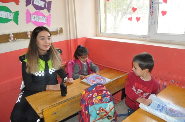 Şırnak’ta Öğrencilere Kırtasiye Malzemesi Dağıtıldı