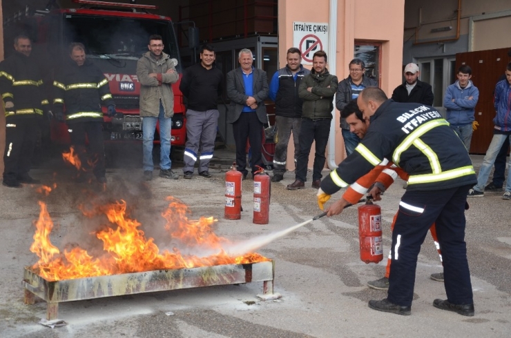 İtfaiye Müdürlüğü’nden Belediye Personeline Yangın Tatbikatı