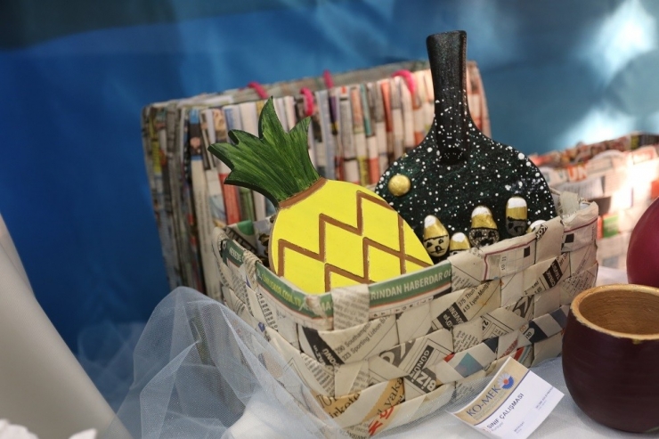 Bilgi Evi Öğrencileri Atık Kâğıttan Ambalaj Yapımını Öğrendiler