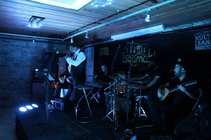 Kuşadası Belediyesi’nden Zurna Dinletisi