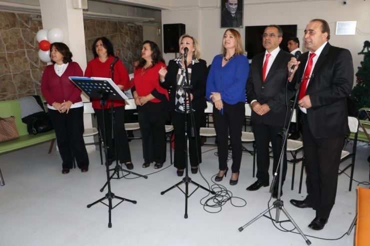 Huzurevi Sakinlerine Doğum Günü Sürprizi