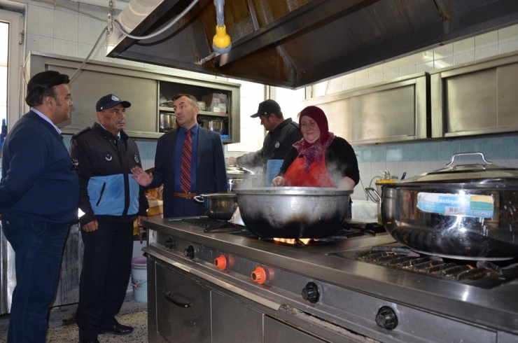 Seyitgazi Zabıtası Okul Kantinlerinde Denetimlerini Yoğunlaştırdı