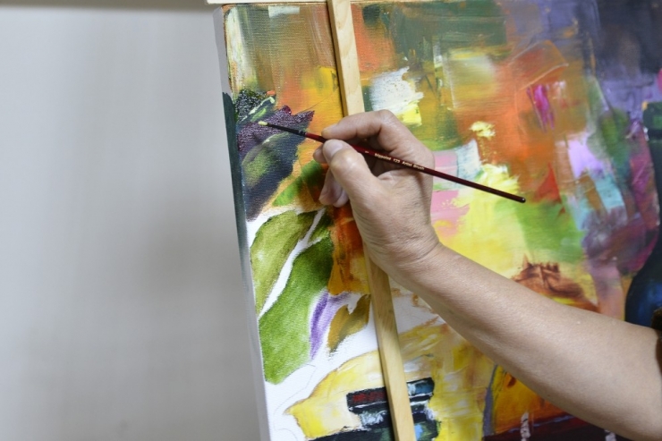 Hayaller Fırça İle Tuvale Yansıyor