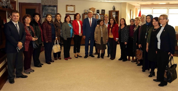 Başkan Karaosmanoğlu Kadın Muhtarları Ağırladı