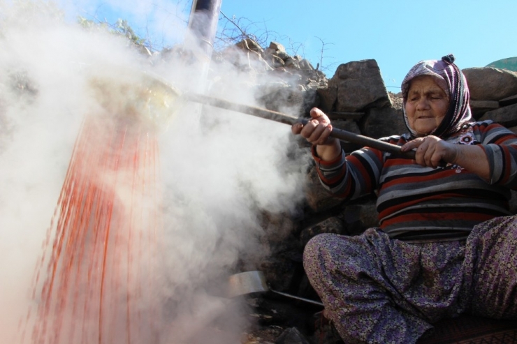 Pekmez Kazanları Kaynıyor