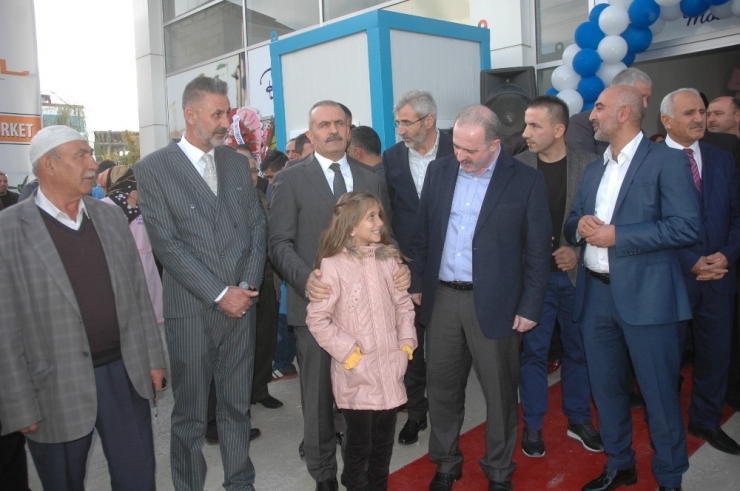 Van’da 300 Kişiyi İstihdam Tekstil Fabrikası Açıldı