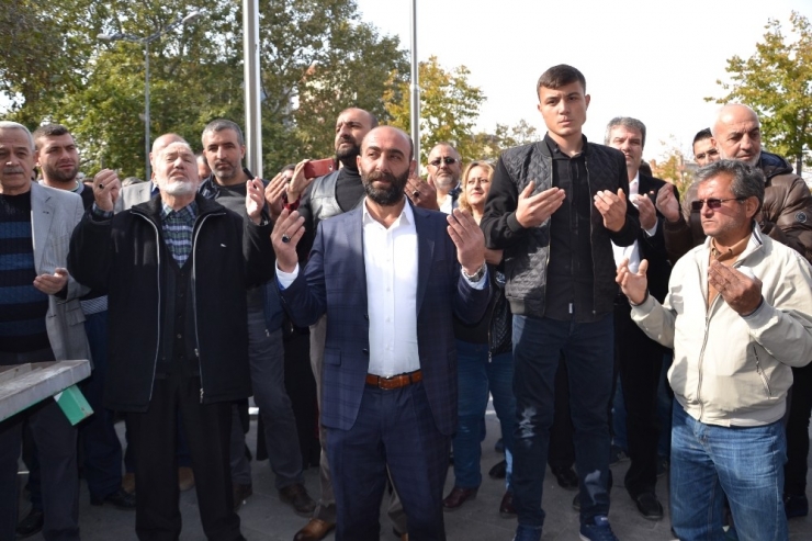 Uğur Görevden Alınınca Yarım Tonluk Dana Kesti