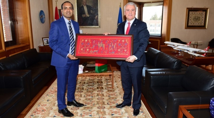 Bangladeş Başkonsolosu İslam’dan Rektör Gündoğan’a Ziyaret