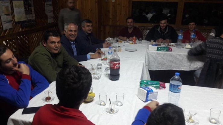 Başkan Yaman, Futbolcular Ve Takım Yöneticileri İle Bir Araya Geldi