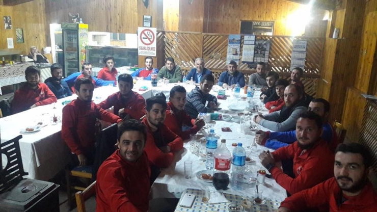 Başkan Yaman, Futbolcular Ve Takım Yöneticileri İle Bir Araya Geldi