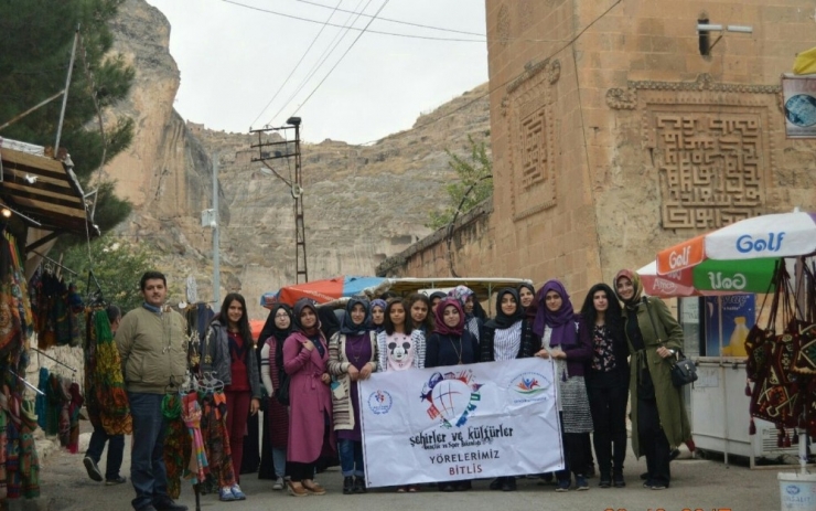 Ahlatlı Gençlerin Hasankeyf Gezisi