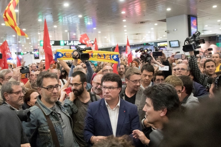 Katalan Lider İçin Tutuklama Kararı Çıkarıldı