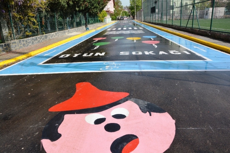 Unutulmaya Yüz Tutmuş Çocuk Oyunları Bu Sokakta Yaşatılıyor