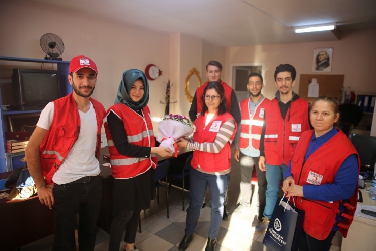 Aü Öğrenci Kulüp Temsilcilerinden Kızılay’a Ziyaret