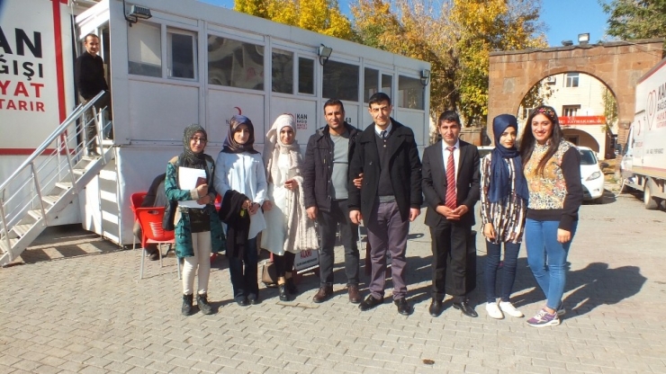 Malazgirt’te Kan Bağışı Kampanyası