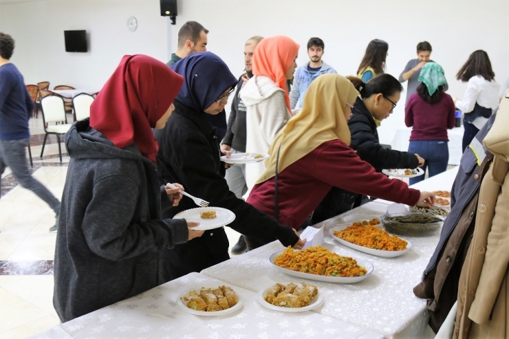 Saü’de Yabancı Uyruklu Öğrencilere Türk Kültürü Tanıtıldı