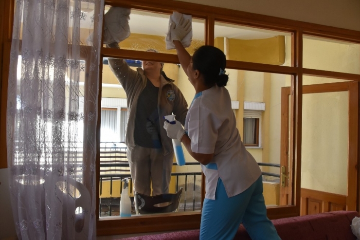 Salihli’de Bu Bankada Para Geçmiyor