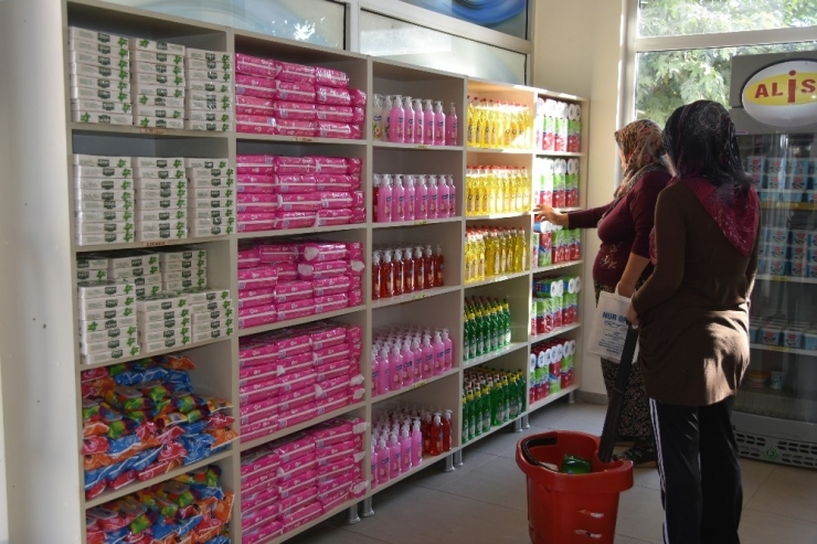 Salihli’de Bu Bankada Para Geçmiyor