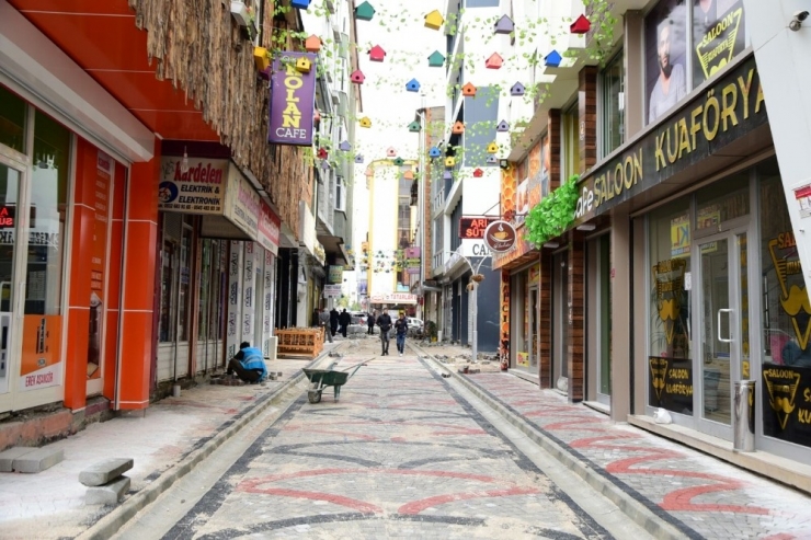 İpekyolu’nda Sokaklar Yenileniyor, Güzelleşiyor