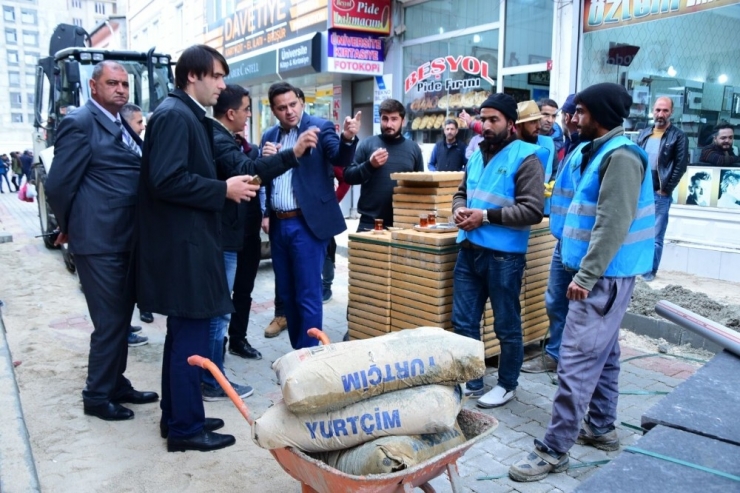 İpekyolu’nda Sokaklar Yenileniyor, Güzelleşiyor