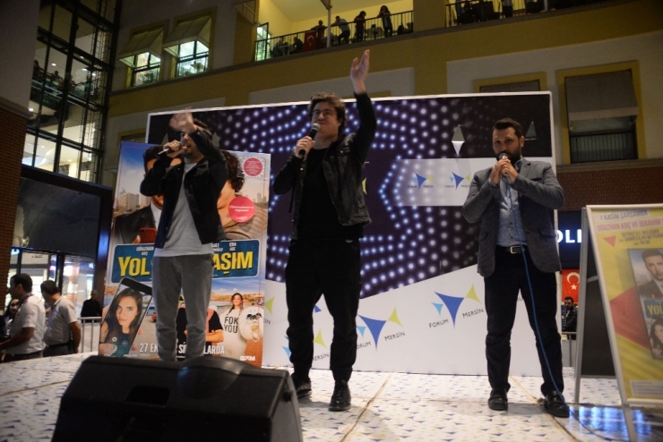 ’Yol Arkadaşım’ Filminin Oyuncuları Forum Mersin’de Hayranlarıyla Buluştu