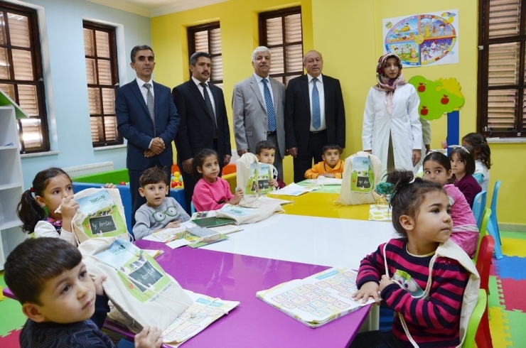 Tarsim’den Nezaket Okullarına Hediye