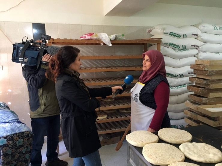 Türk Ekmeği Bazlamanın İnceliklerini Emektarı Kezban Ana Anlattı