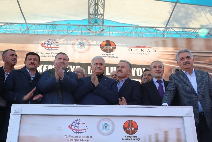 Başbakan Yıldırım: “Ülkemizi Karıştırmaya Çalışanlar Terörü Hortlatmaya Çalışanlar Avucunu Yalasın”