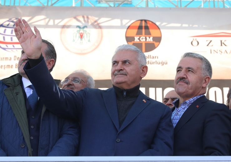 Başbakan Yıldırım: “Ülkemizi Karıştırmaya Çalışanlar Terörü Hortlatmaya Çalışanlar Avucunu Yalasın”