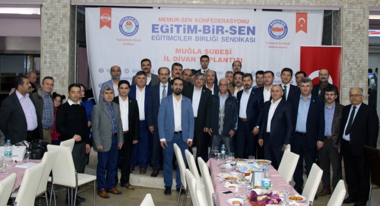 Eğitim Bir-sen Genel Başkan Vekili Latif Selvi;