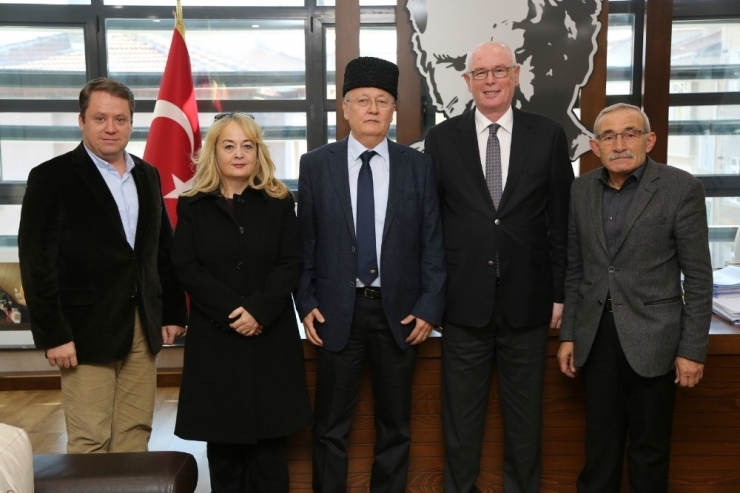 Kırım Tatar Milli Meclisi Türkiye Temsilcisi Zafer Karatay’dan Başkan Kurt’a Ziyaret