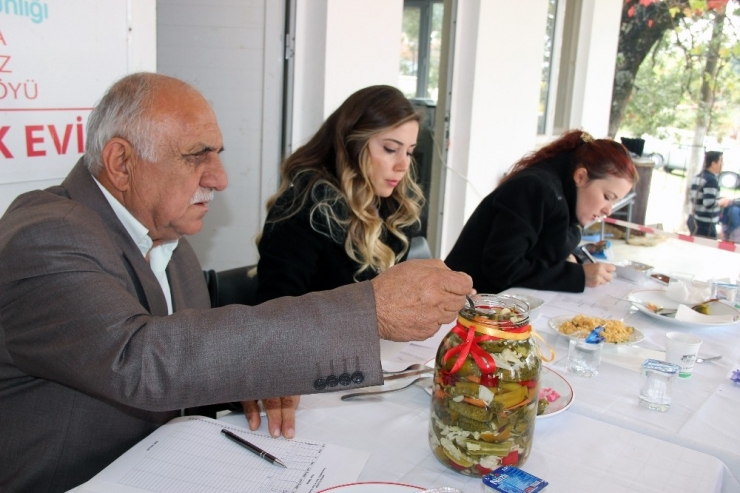 Menteşe’de Reçel Ve Turşular Yarıştı