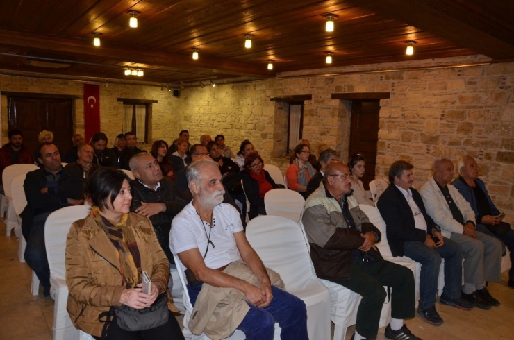 Kuşadası’nda “ Benim Sinemacılarım “ İsimli İmza Günü Ve Söyleşi Yapıldı
