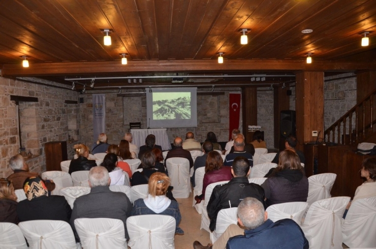 Kuşadası’nda “ Benim Sinemacılarım “ İsimli İmza Günü Ve Söyleşi Yapıldı
