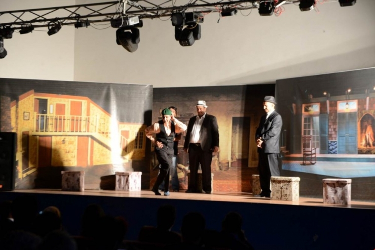 Tiyatro Oyunu ’Bizim Konak’ Ardahan’da Sahnelendi