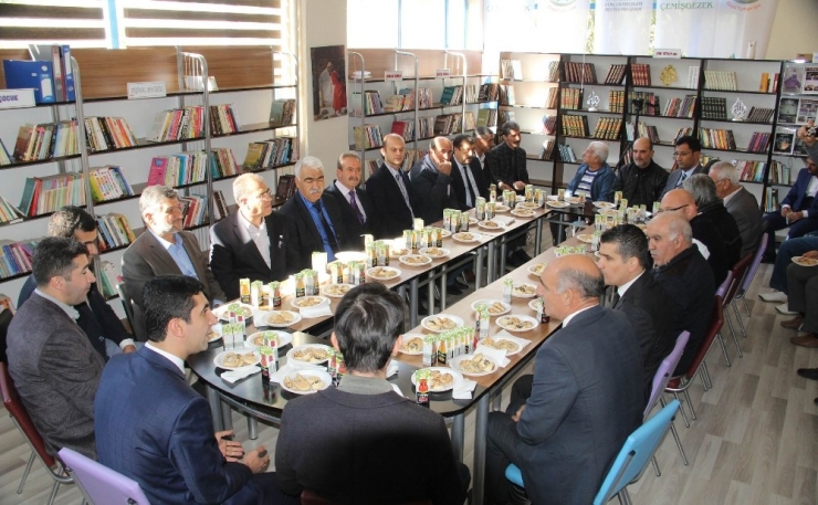 Çemişgezek’te Kitap Kafe Törenle Açıldı