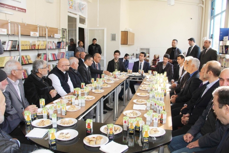 Çemişgezek’te Kitap Kafe Törenle Açıldı