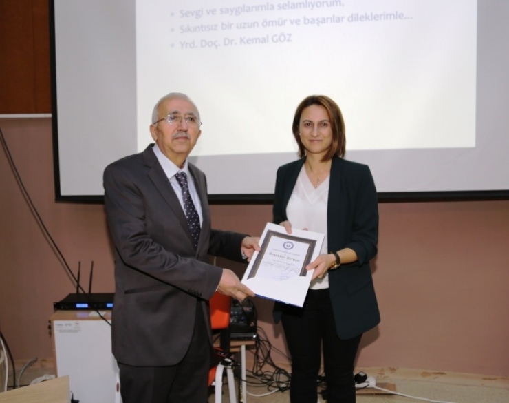 Gençliğin Değerler Bağlamındaki Sorunları Konuşuldu