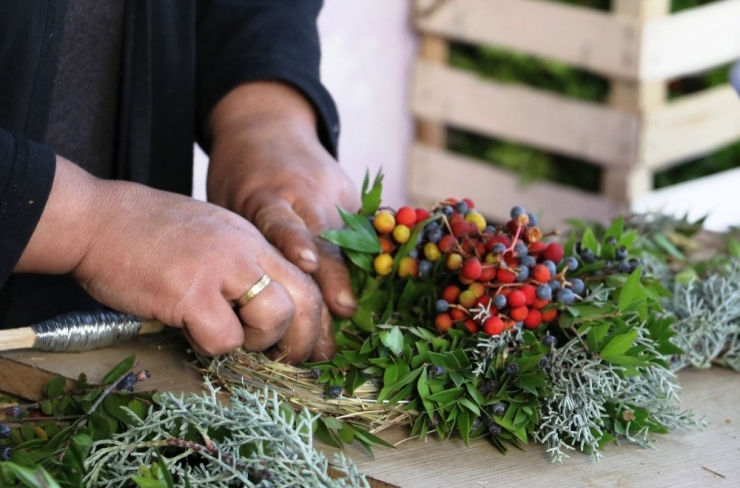 Avrupa’nın Kapı Ve Duvarlarını Antalyalı Kadınlar Süslüyor