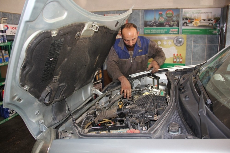 İş Var, Çalışacak Eleman Yok