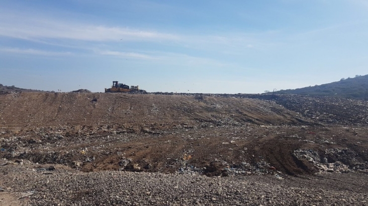 Büyükşehir Belediyesi Her Gün 700 Ton Evsel Atığı Bertaraf Ediyor