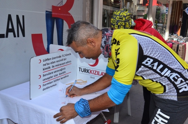 Pedalon Bisiklet Derneğinden Kızılay’a Kan Bağışı