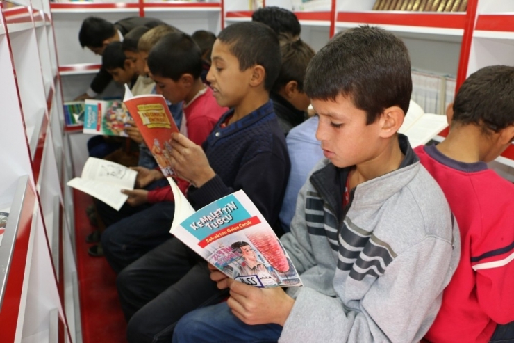 Gezici Kütüphane 1 Milyon Okuyucu Hedefiyle Kırsalın Yolunu Tuttu