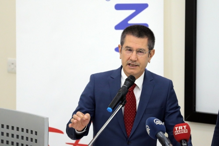 Milli Savunma Bakanı Canikli Katar’da