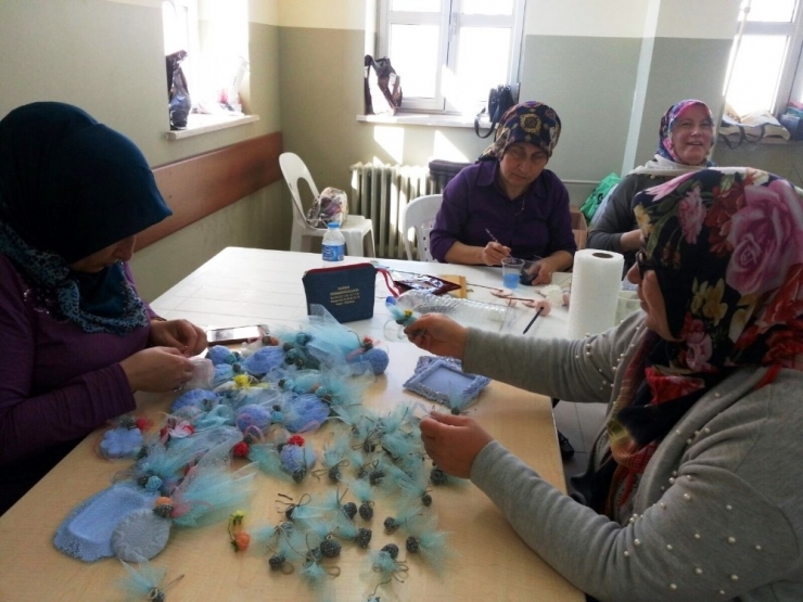 Hanımlar Bu Kurs Sayesinde Meslek Sahibi Oluyor
