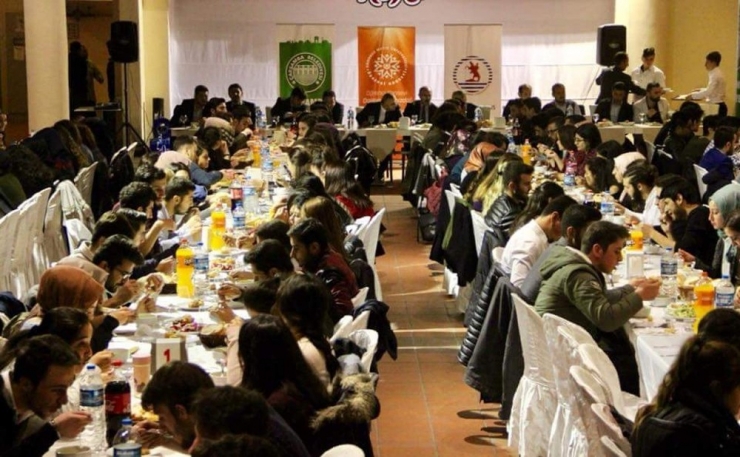 Başkan Dündar Omü’lü Öğrencilerle Buluştu