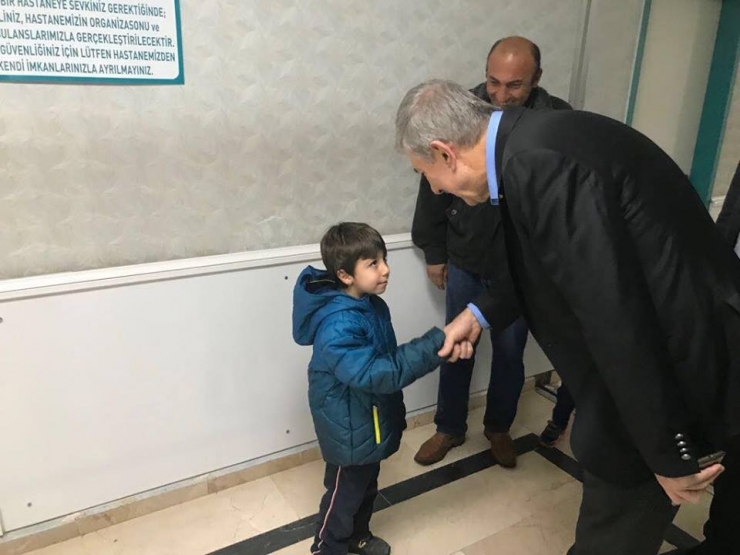 Sağlık Bakanı Demircan’dan ’Çat Kapı’ Hastane Ziyareti